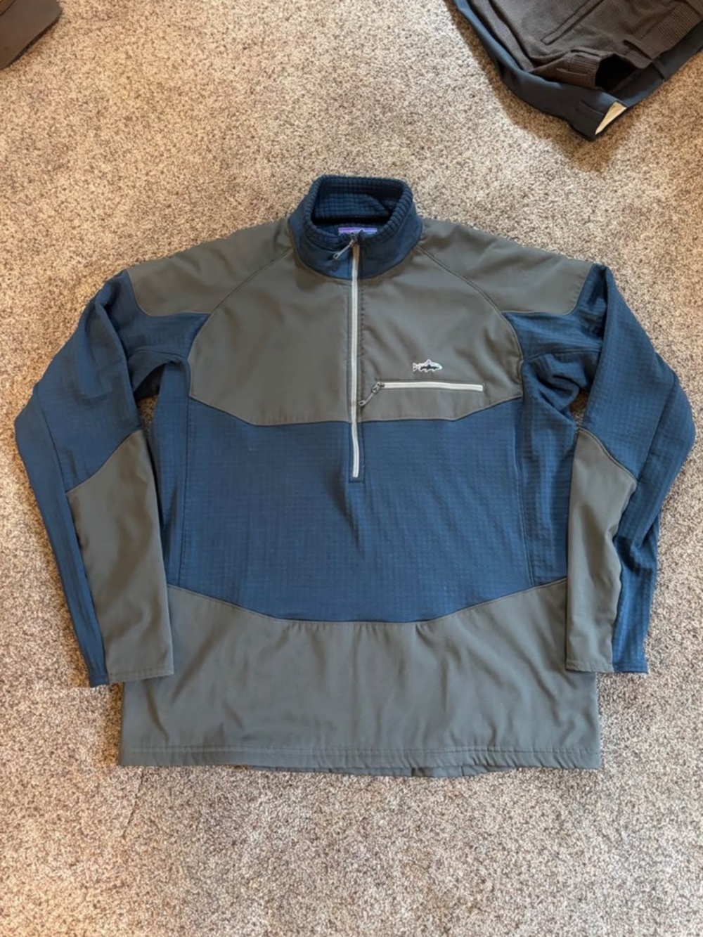 Patagonia Men’s Long-Sleeved R1 Fitz-Roy 1/4 Zip Pullover